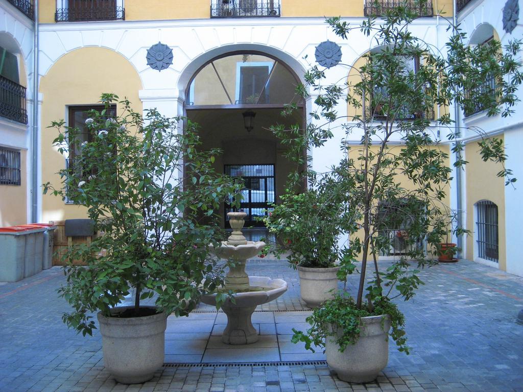 מדריד Hostal Huespedes Toledo מראה חיצוני תמונה